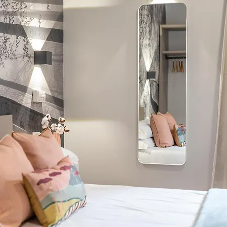 Colosseo Terrestre Πανσιόν