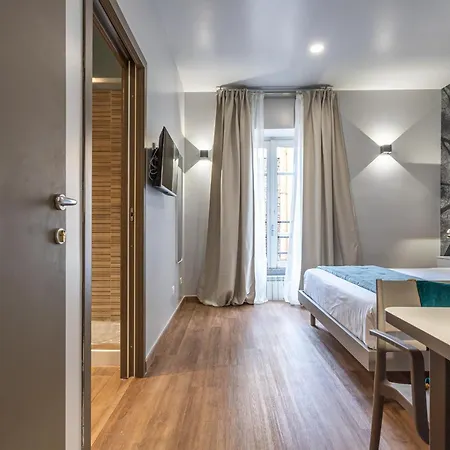 Colosseo Terrestre Pensión 4*